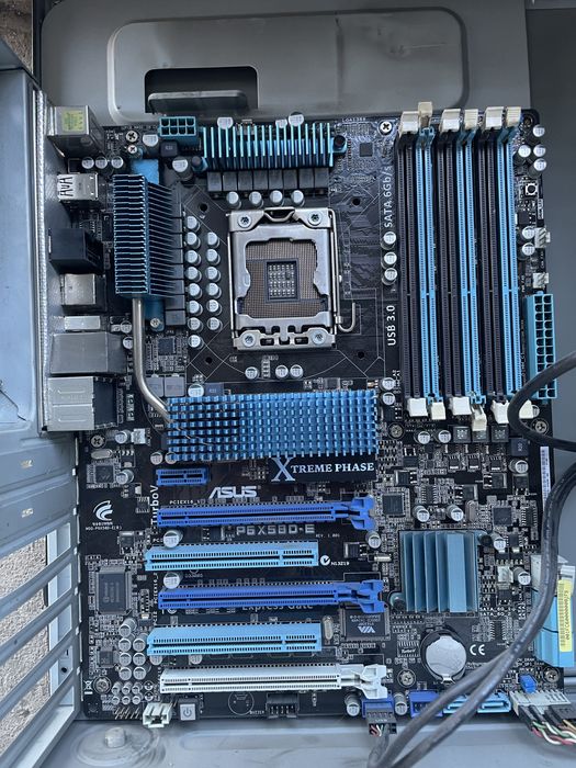 Материнская плата 1366