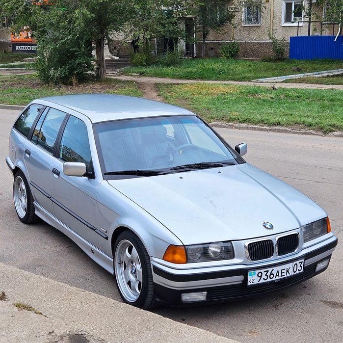 Бампер передний оригинал BMW E36