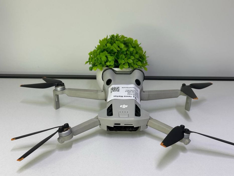 Дрон DJI mini 4 Pro
