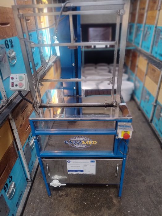 Vând descapacitor   rame  aproape nou, automat  220v