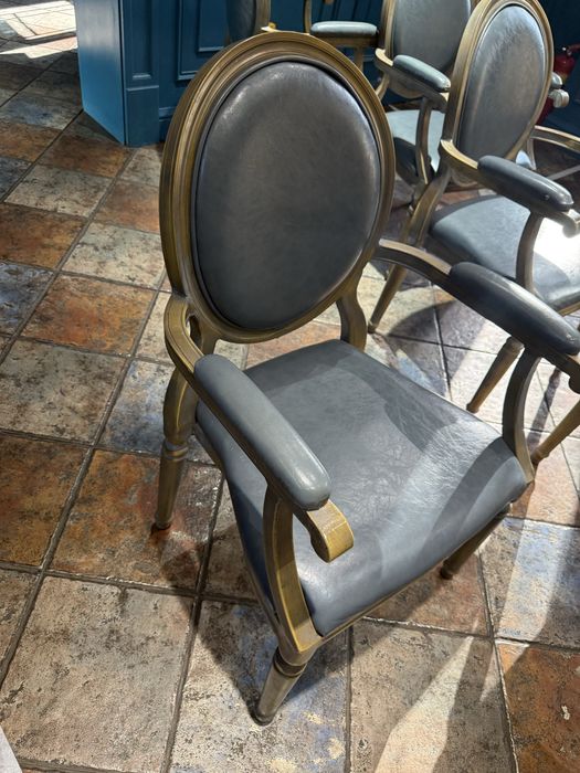 Столы, стулья и диваны