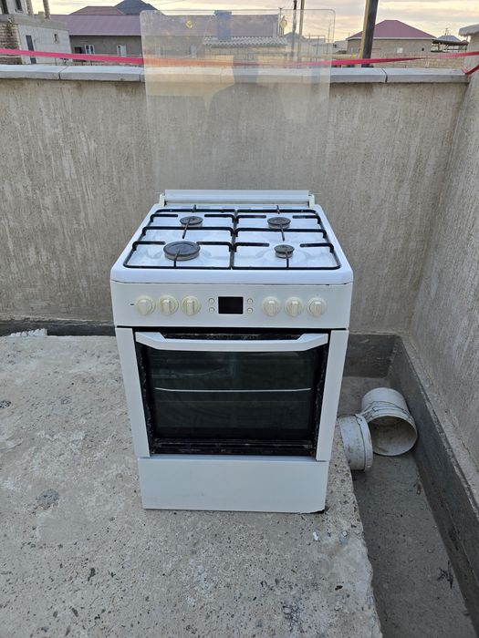 Продам газовую плиту Indesit