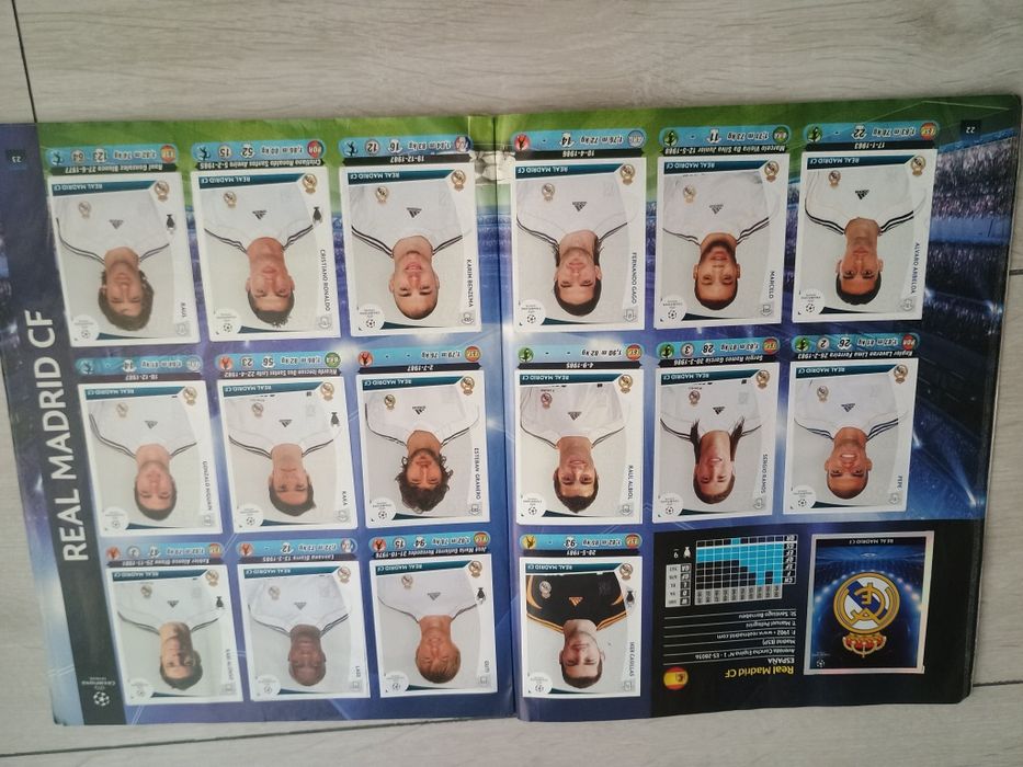 Vând album Panini, UEFA Champions League 2009-2010!!!