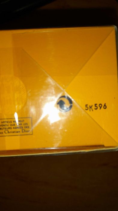 Продавам дамски парфюм дезодорант  Dune на Dior 100 мл. спрей