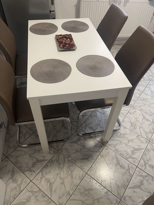 Scaune bucatarie 4 bucati 300 lei