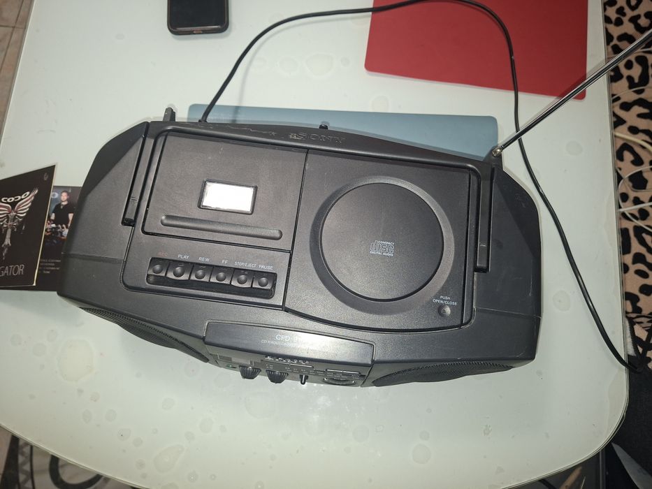 Sony CFD-910, sistem audio compact cu CD Player , cass deck si radio analog ( Antena Satelor)