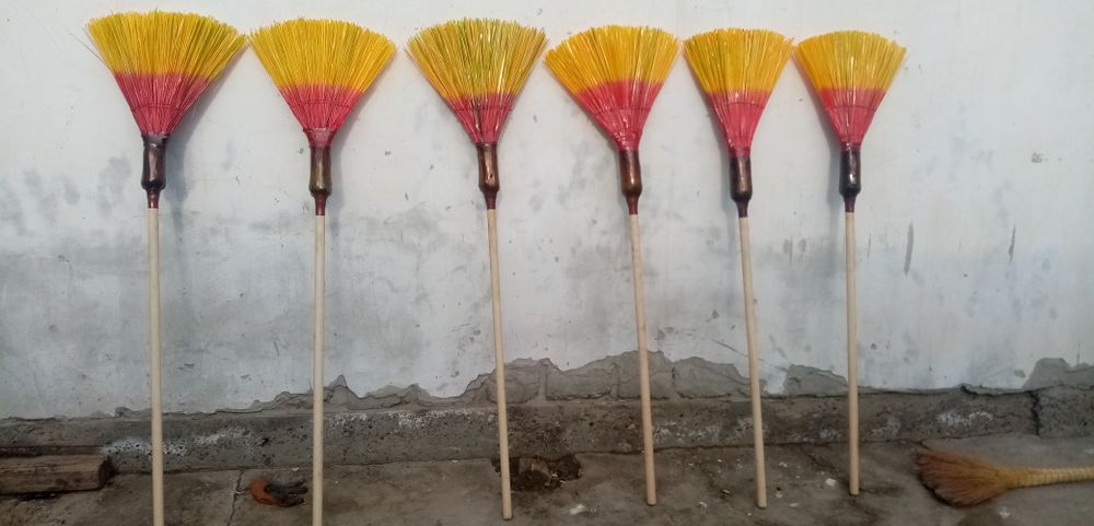 Журоп сотилади (супурги)