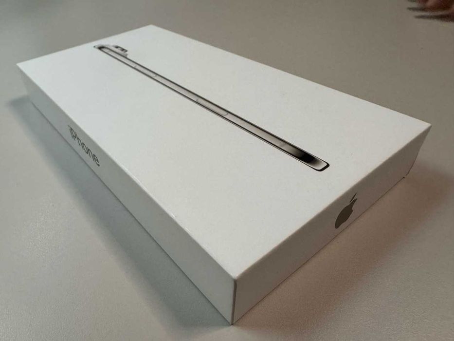  Apple / iPhone Air 256 Gb / Black / Gold / Sigilat