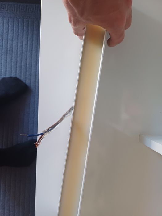 Lampă cu telecomandă nefuncțională