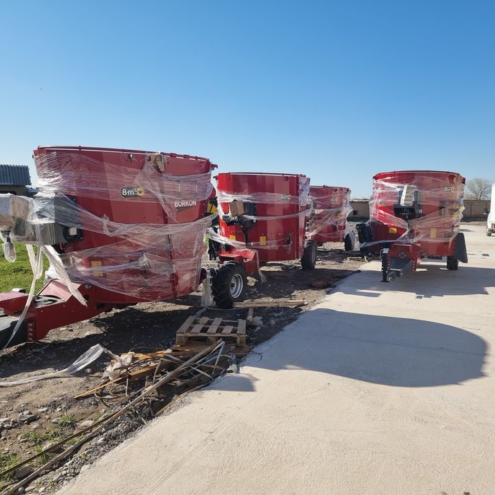 Кормораздатчик, 4 куб  миксер. Озука таркатгич