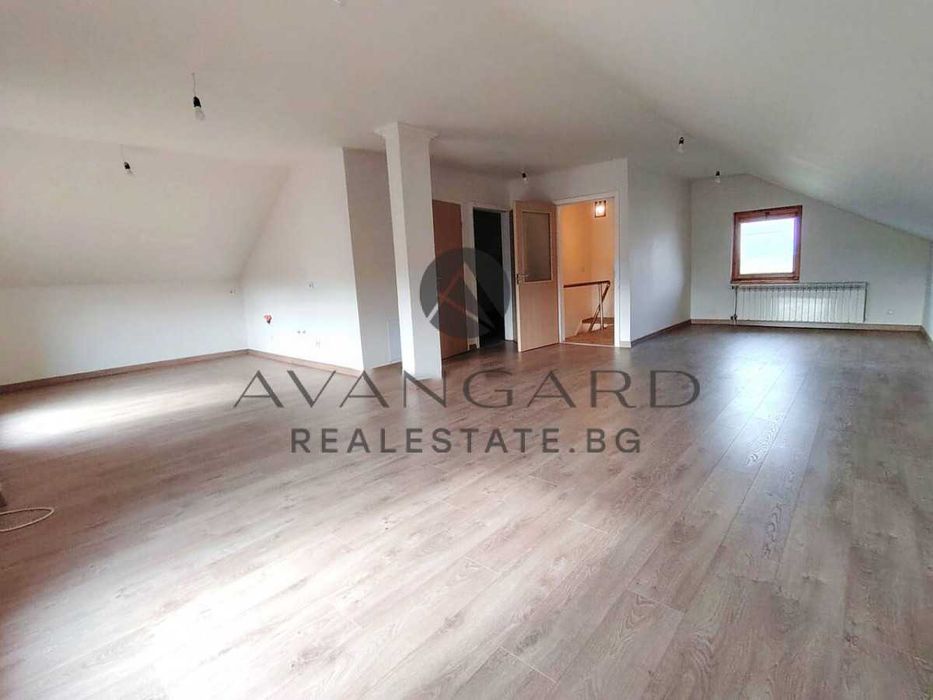 оф.25077 Самостоятелна къща в с. Скутаре