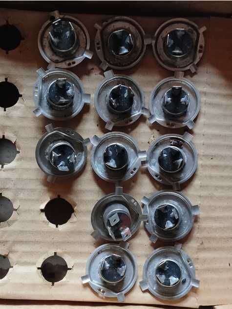 Автомобильная лампа галогеновая