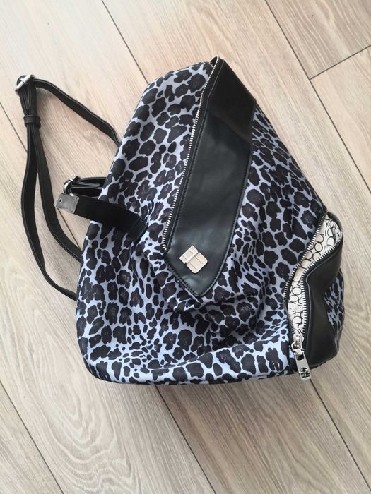 Дамска раница nobo с ефектен принт