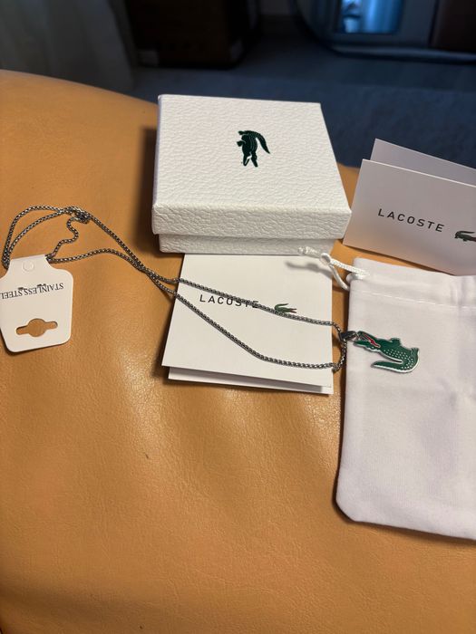 Lănțișor Lacoste!