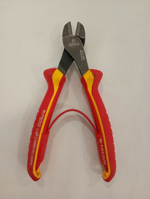 Facom клещи секачи, раздвижен ключ , малко гедоре 1/4
Камъни от 5, 5 д