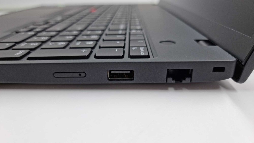 Laptop Lenovo Thinkpad T16 Gen 4 [Amanet Club Caro]