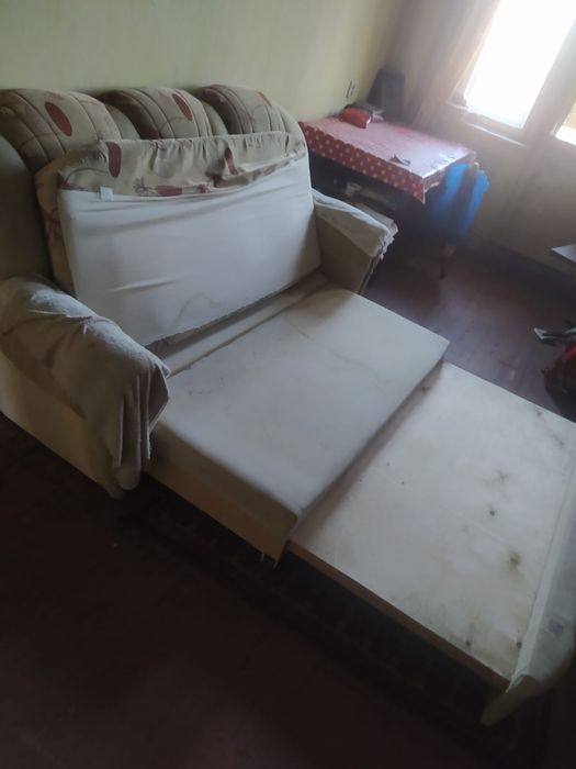 Кровать, диван для спальни