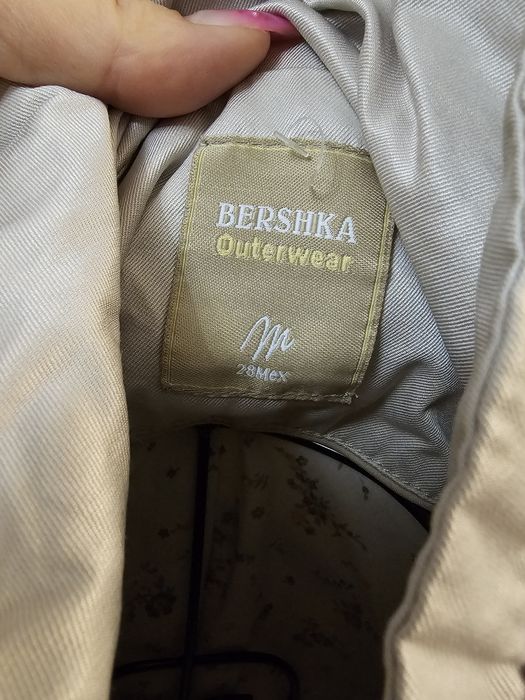 Geaca crem Bershka
