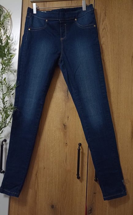 Blugi superbi C&A - reduceri la seturi