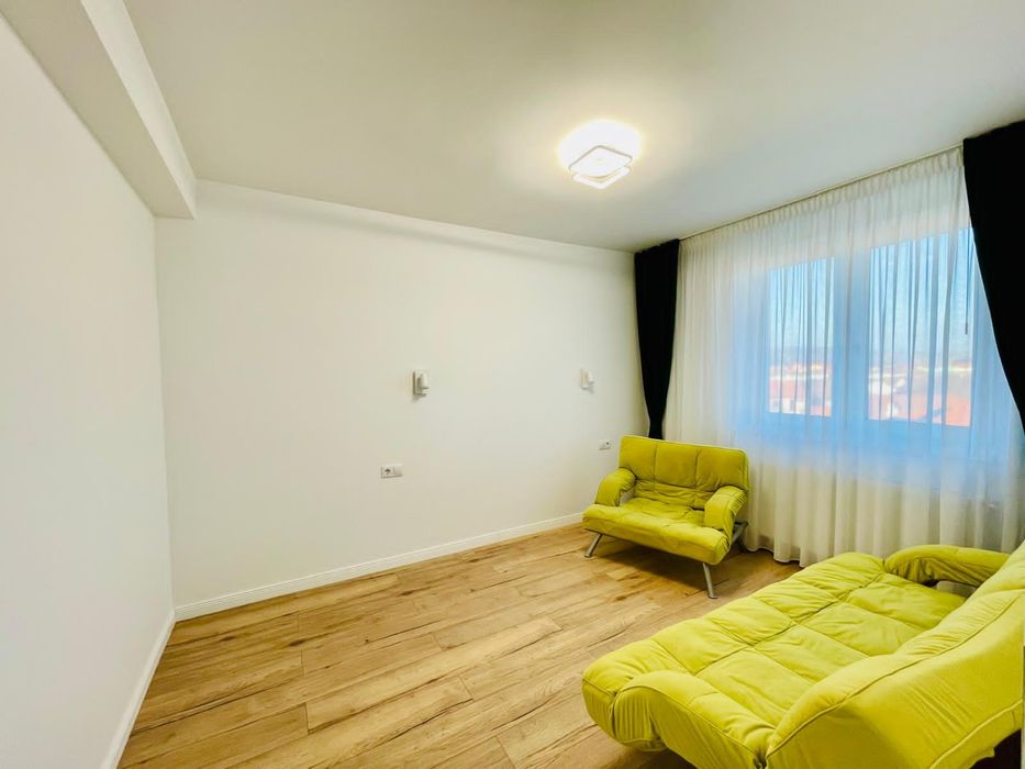 Vânzare apartament 4 camere
