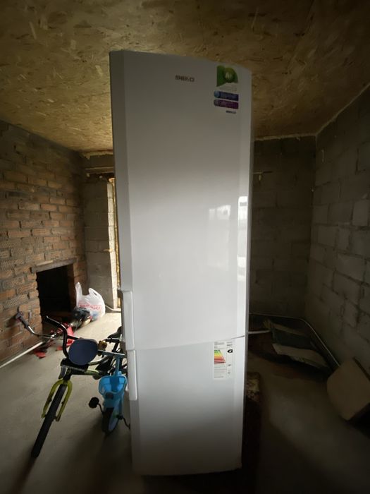 Холодильник на запчасти или ремонт