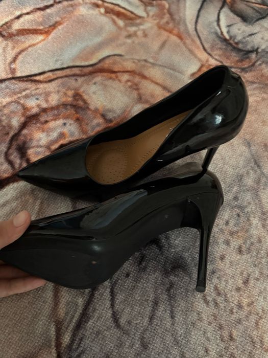 Жаңа туфли сатылады.