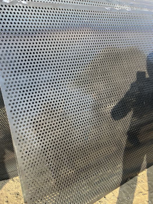 Tabla groasa de otel perforata