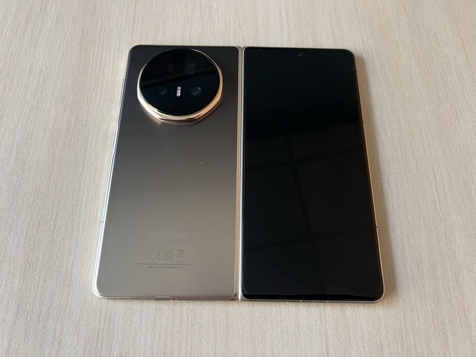 Продавам Honor Magic V5 512/16+16GB