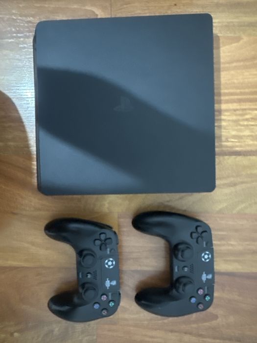 PS4 slim 500GB utilizat puțin + 8 jocuri de ps4