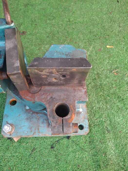 Машина за огъване на метали