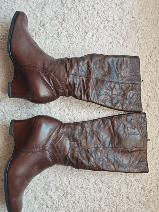 Високи дамски ботуши