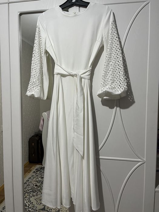 Белое платье