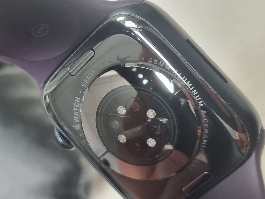 Noble Amanet - Apple Watch Series 7, 45mm, Nike Edition