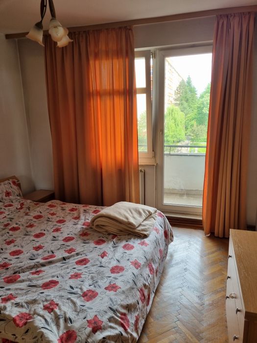 Vand 2 camere zona Gării