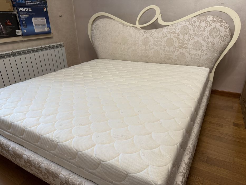 Спальный гарнитур