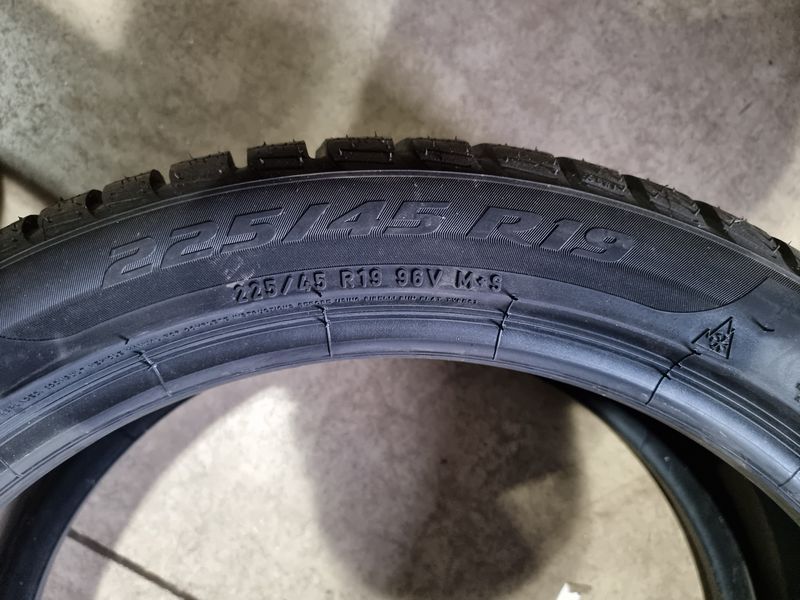225/45/19 PIRELLI 4бр RunFlat