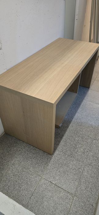 Birou Malm IKEA in stare foarte buna