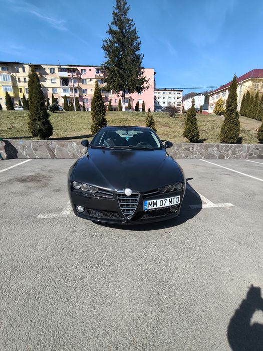 Vând Alfa Romeo 159