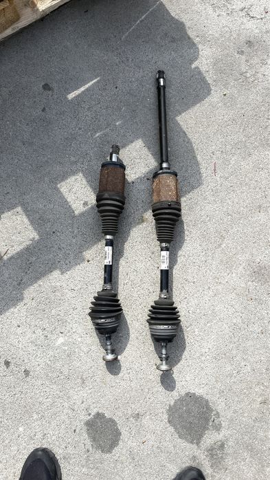 BMW F30 328ix предна лява полуоска