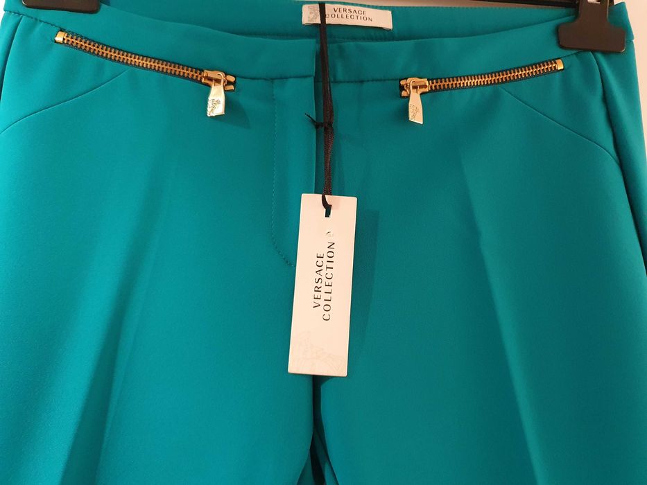 Versace collection чисто нов оригинален панталон в зелено, размер 40 (С)