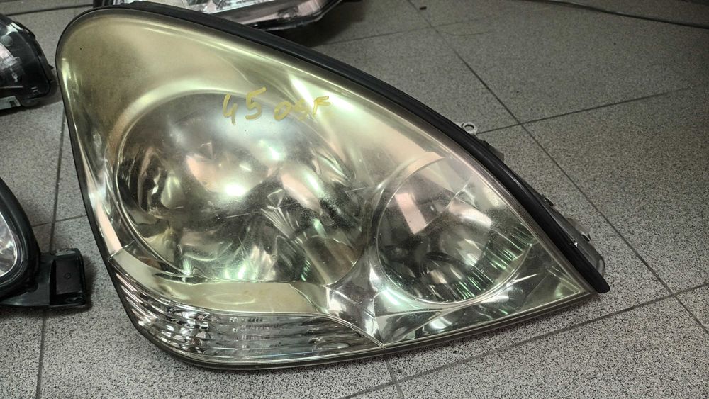 Toyota Avensis Verso LEXUS GS LS ксенон десен ляв фар Тойота Авенсис