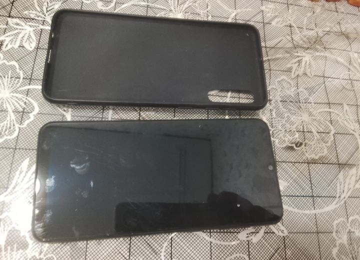 Продам Samsung A50 и Redmi 9C