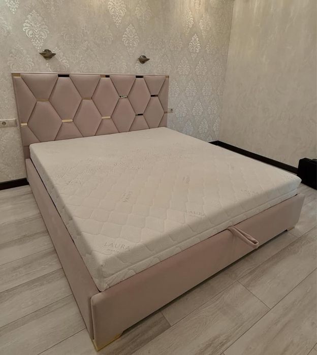 Кровать двухспальная