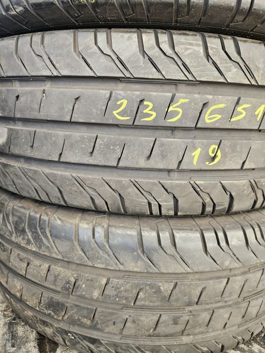 Гуми 235/65/16С 2 броя  Бусови
