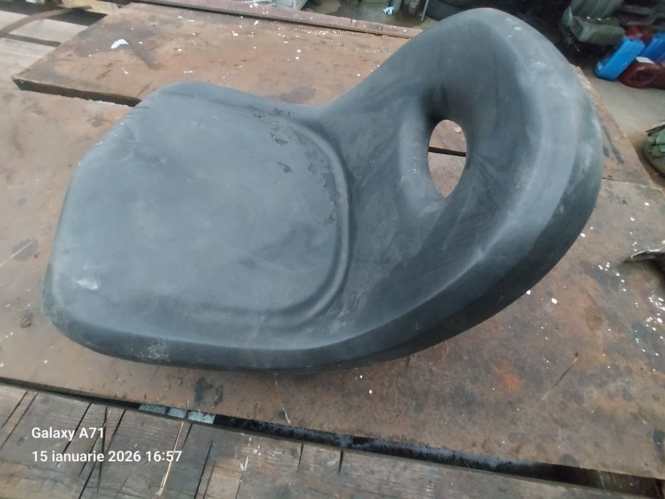 Scaun Masina tuns Iarba