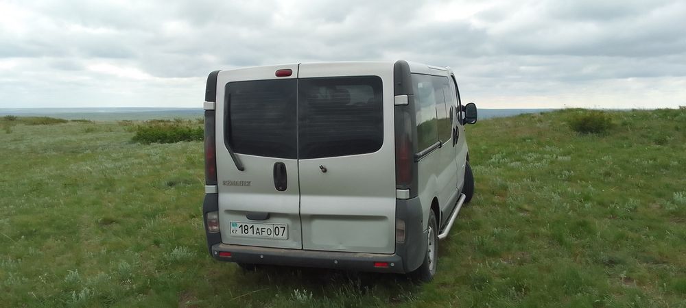 Рено трафик продам срочно.