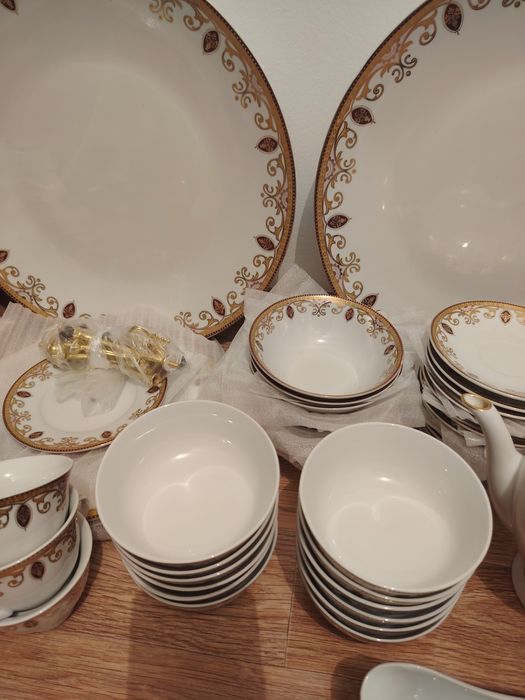 Продам посуду 102 предмет