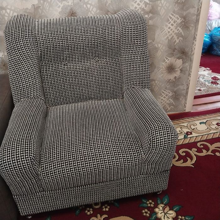 Продам диван в хорошем состоянии