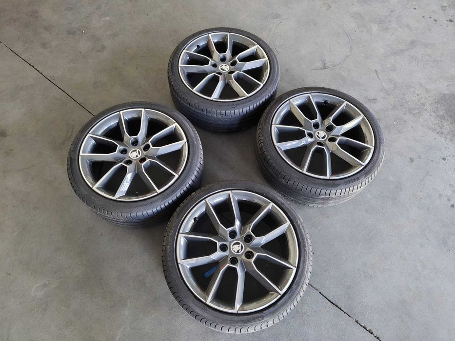 Jante Skoda Octavia RS Anvelope vara Pirelli 225 40 R18