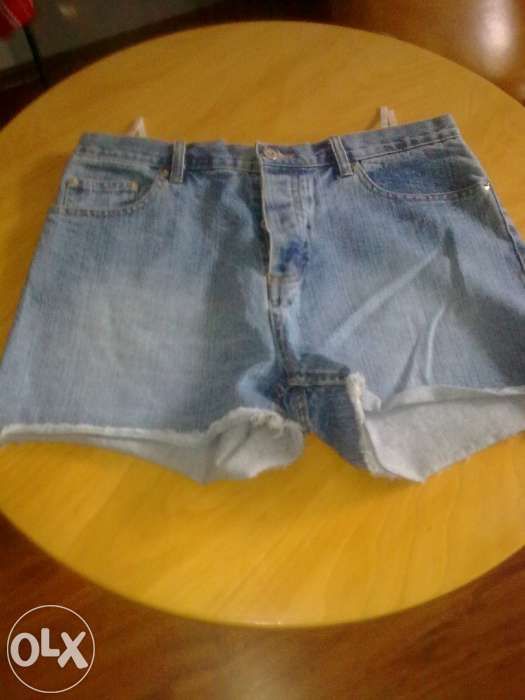 2 pantaloni scurti blugi